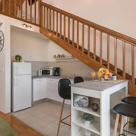 Borna Apartment *